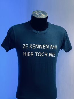 T-shirt 151 ZE KENNEN MIJ HIER TOCH NIE